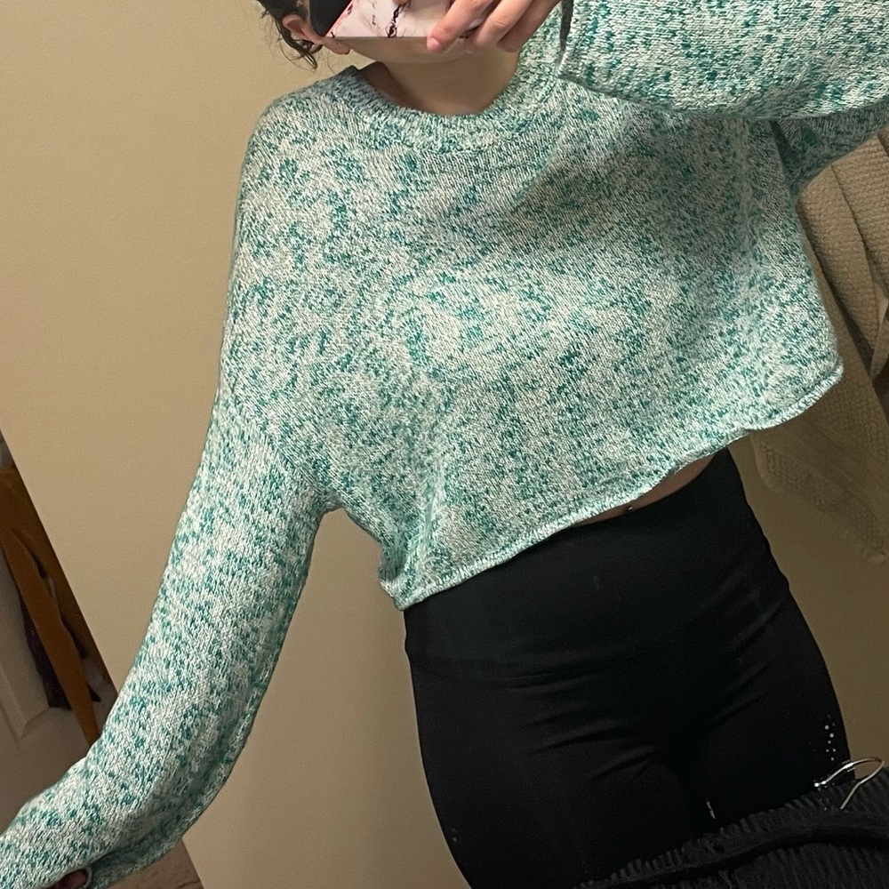 Green cropped knit sweater